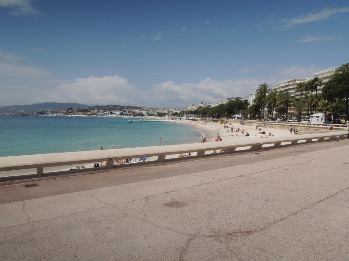 Totolulu Cannes Blue Corner Екстериор снимка
