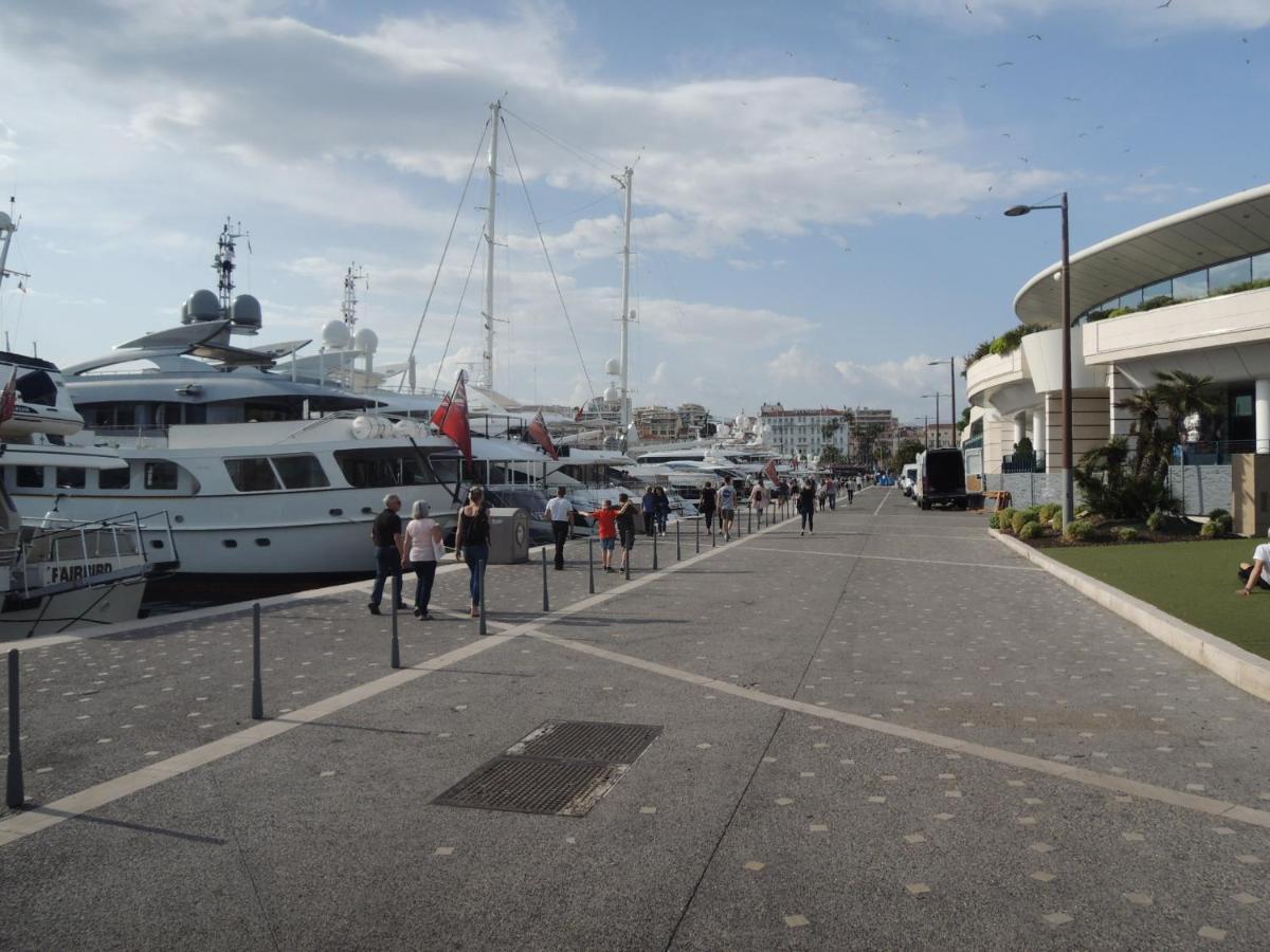 Totolulu Cannes Blue Corner Екстериор снимка