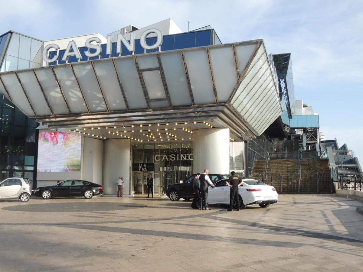Totolulu Cannes Blue Corner Екстериор снимка